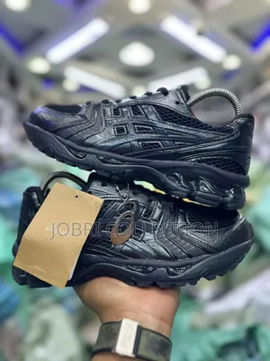 ASICS Gel Kayano 14 “ Tripple Black“
Sneakers