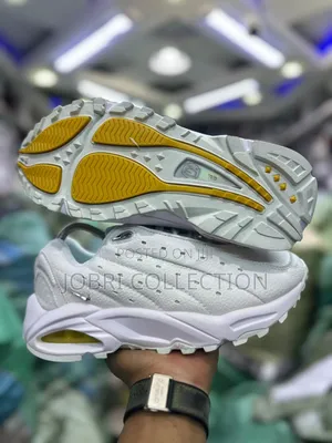 Nike Hot Step Air Drake Nocta “ Triple White “
Sneakers