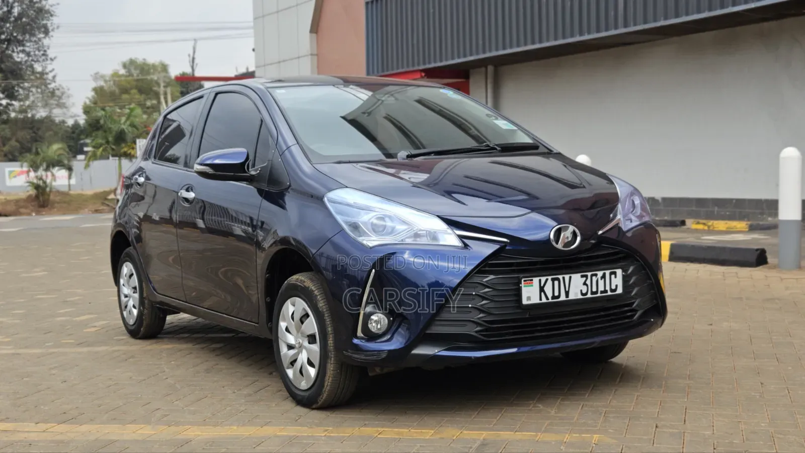 Toyota Vitz 2018 Blue