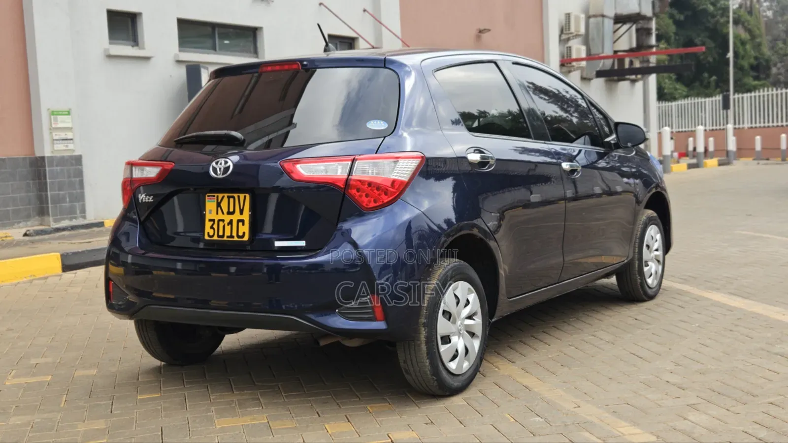 Toyota Vitz 2018 Blue