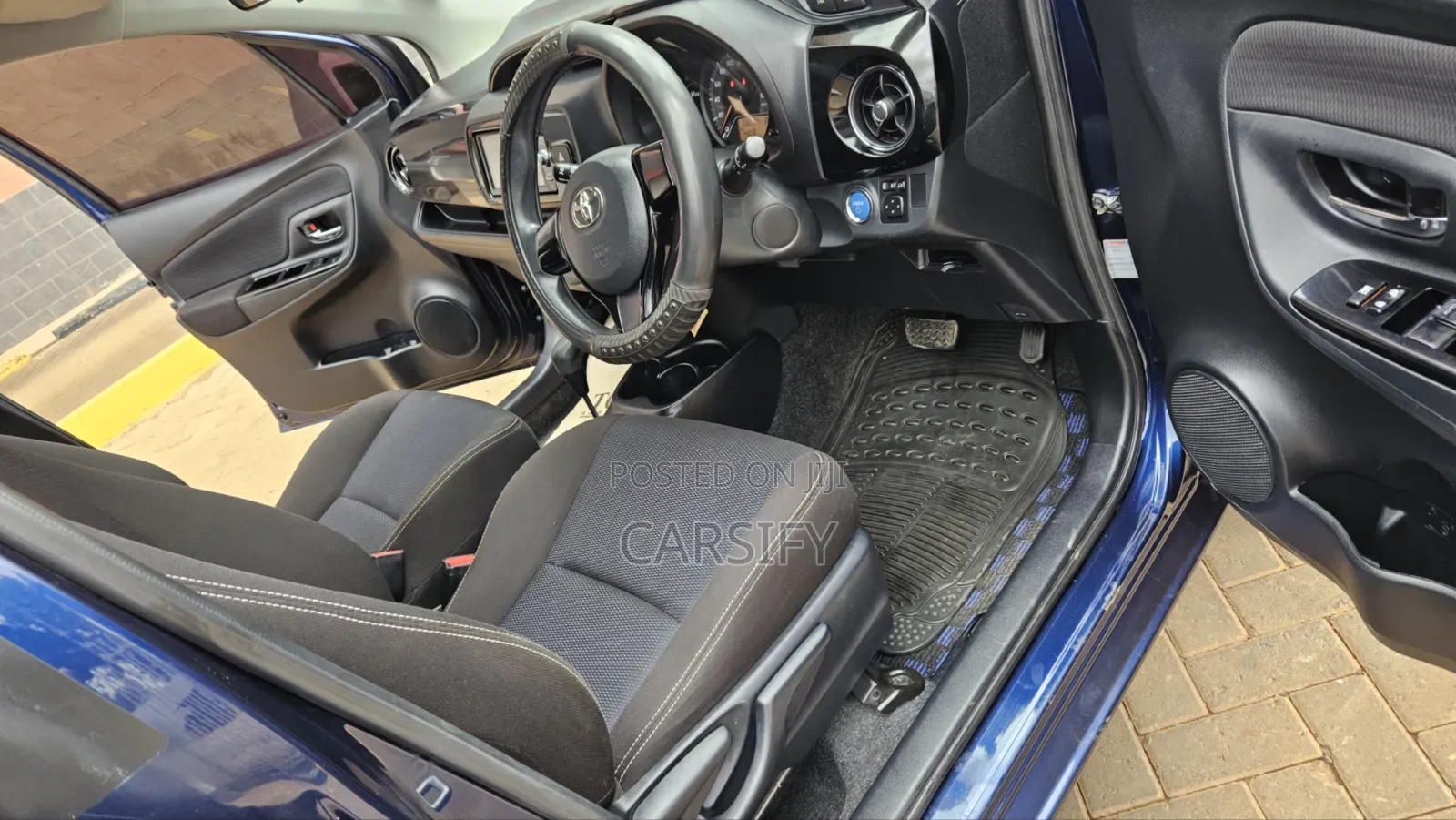 Toyota Vitz 2018 Blue