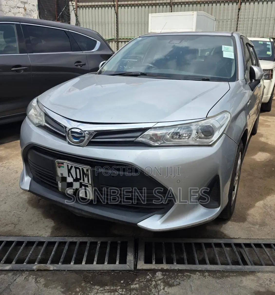 Toyota Corolla Fielder 2016 Silver