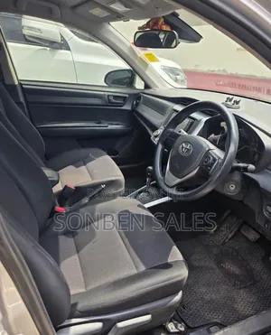 Toyota Corolla Fielder 2016 Silver