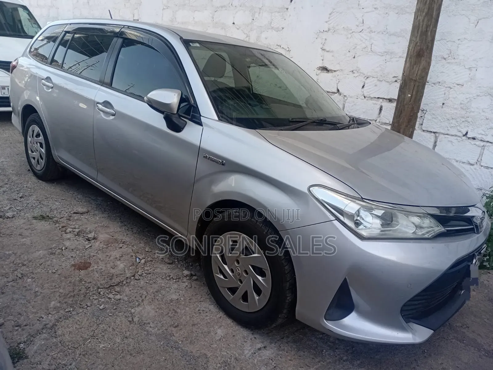 Toyota Corolla Fielder 2016 Silver