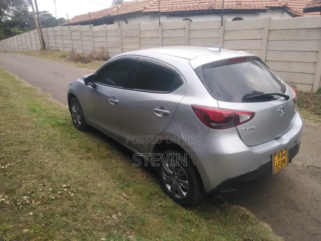 Mazda Demio 2017 Silver