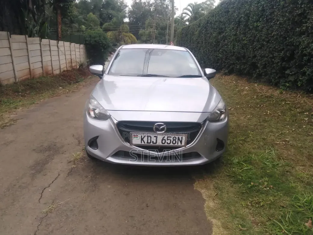 Mazda Demio 2017 Silver