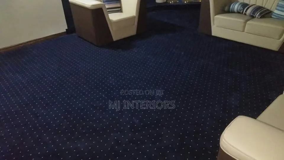 Elegant Blue Wall to Wall Carpet Soft Comfortable Floor Finish