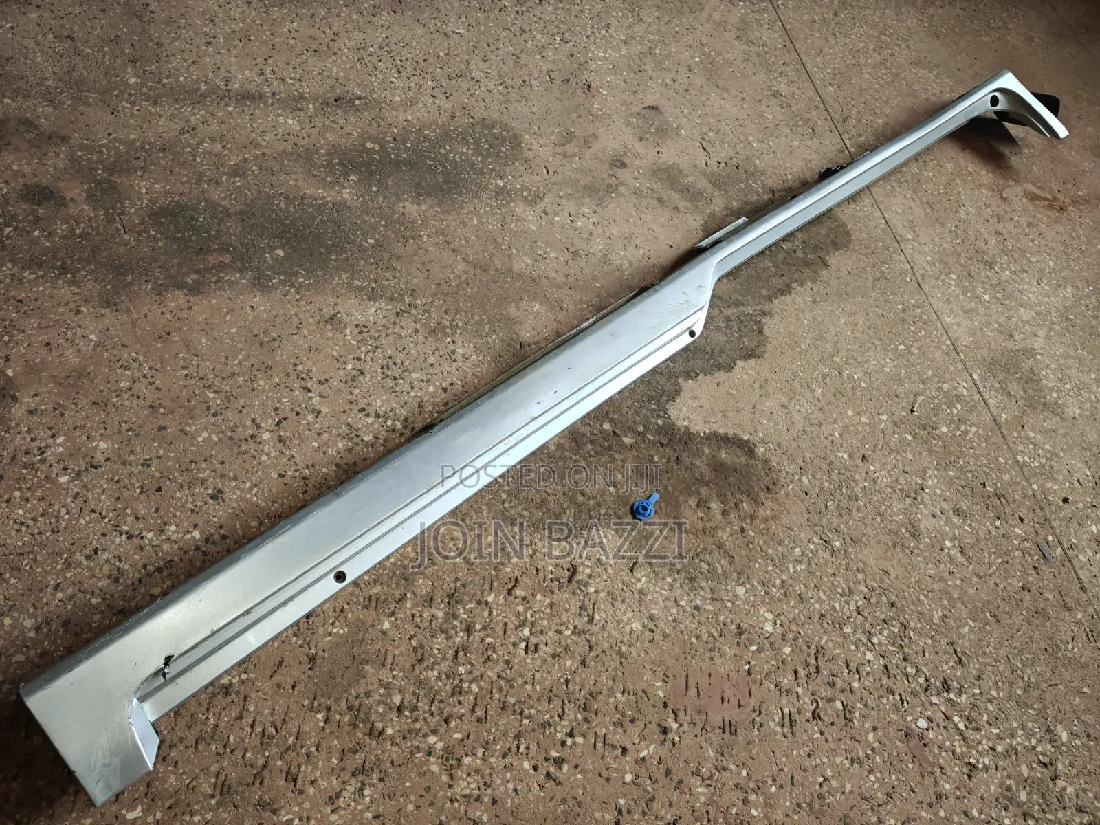 Toyota Voxy Noah Side Skirt