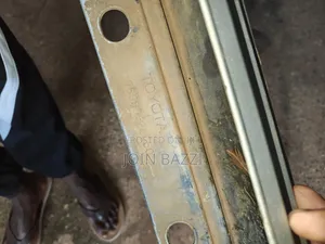 Toyota Voxy Noah Side Skirt