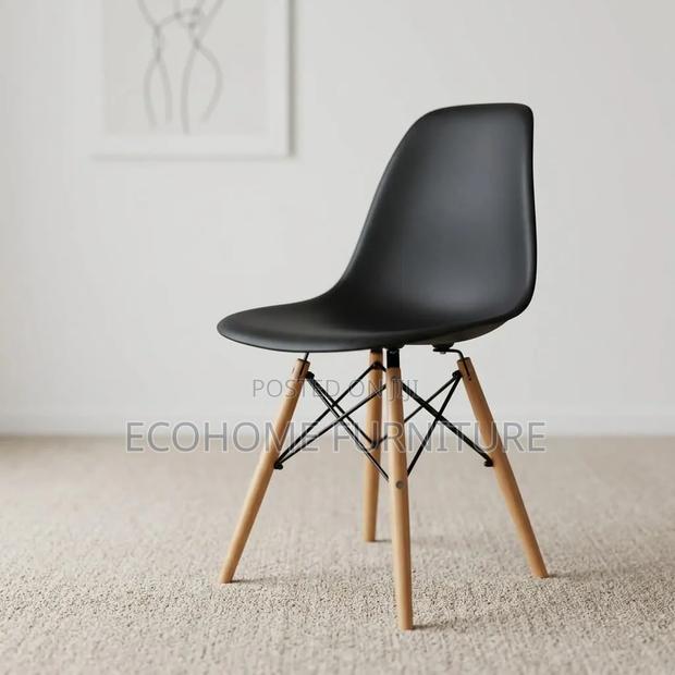 Dining Chair – Black Modern Plastic Chair With Wooden Legs