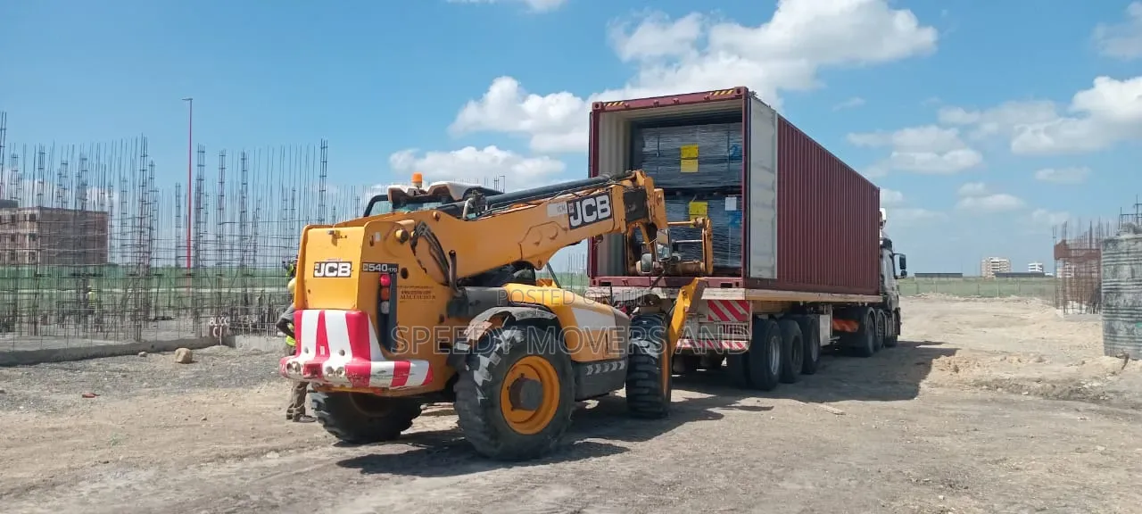 Telehandler Available for Loading and Offloading Services