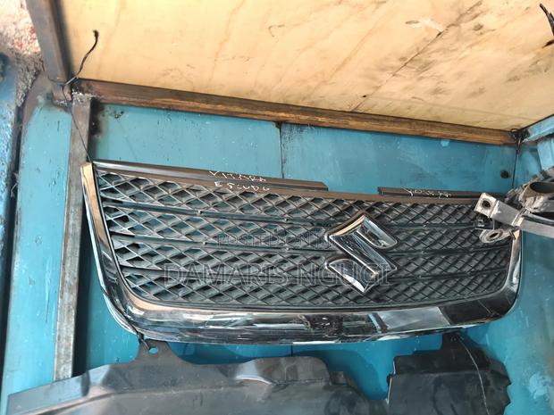 Suzuki Escudo Grill 2005-2008 - thumbnail 2