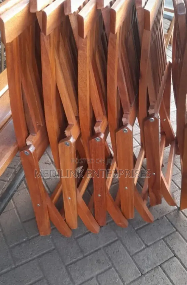 Foldable Mahogany Crafted Garden Outdoor Chairs