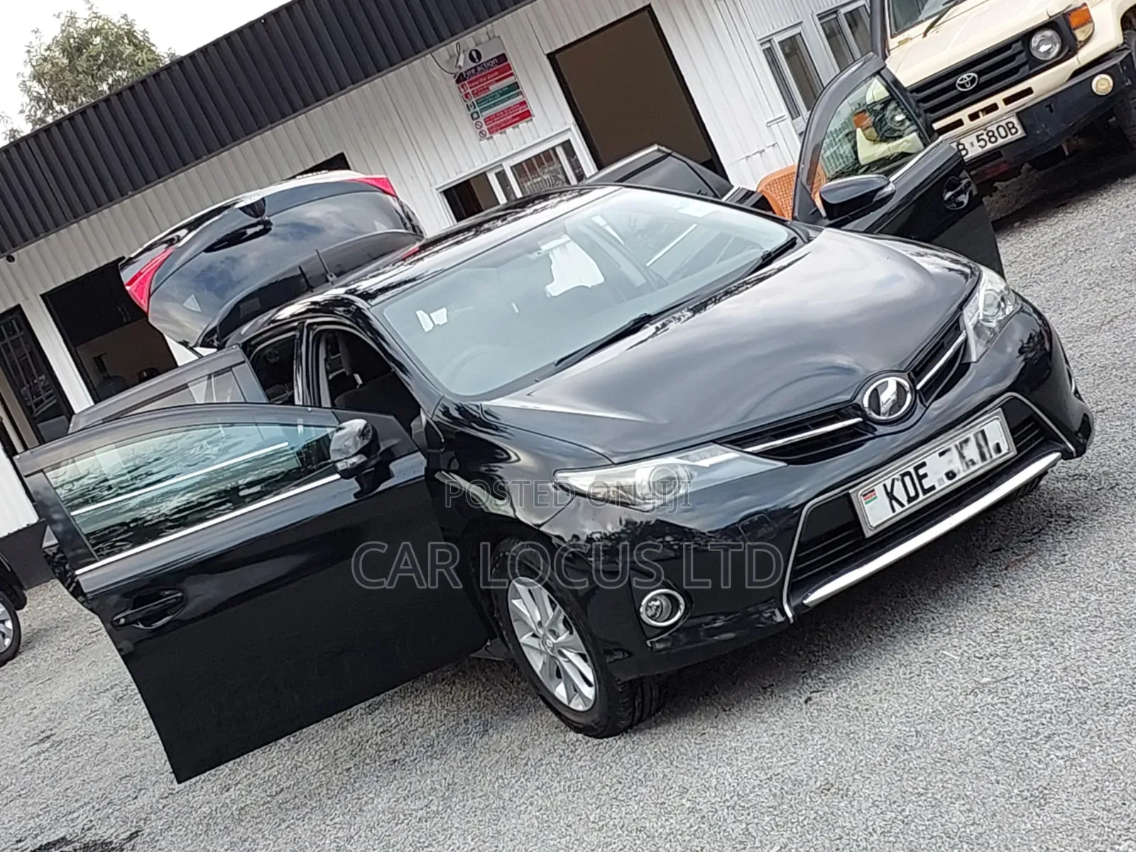 Toyota Auris 2014 Black