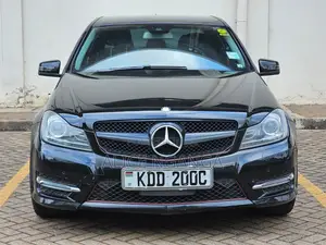 Mercedes-Benz C200 2014 Black