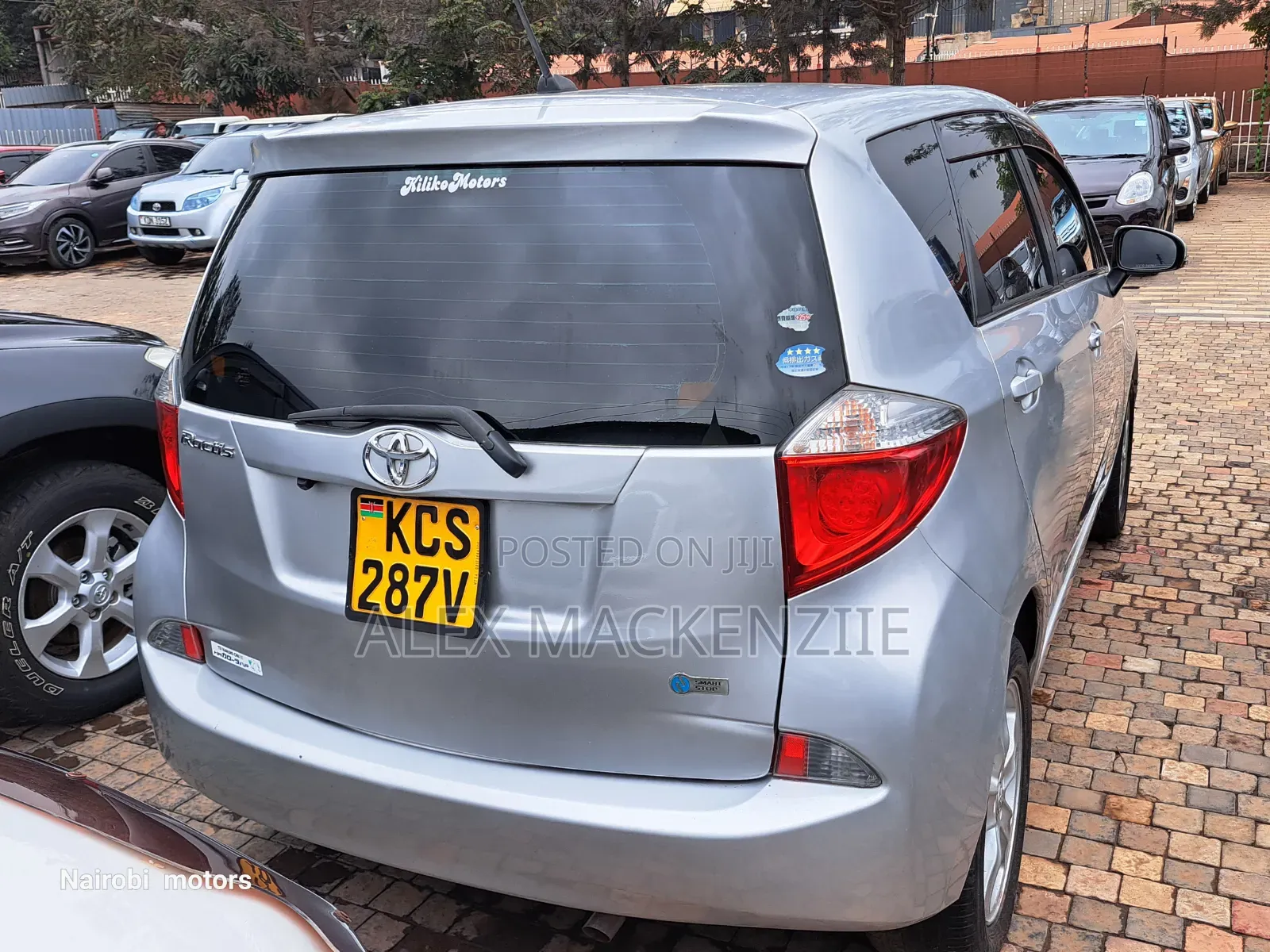 Toyota Ractis 2011 Silver