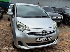 Toyota Ractis 2011 Silver