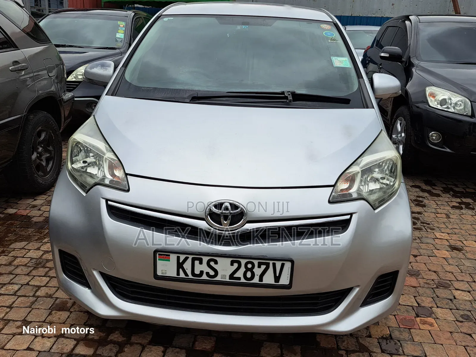 Toyota Ractis 2011 Silver