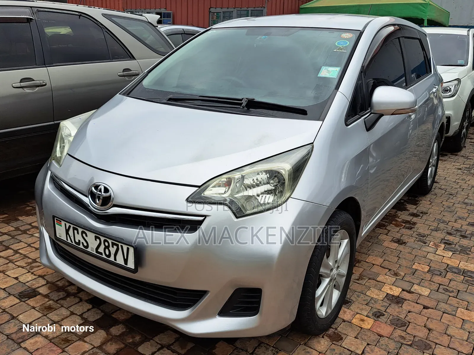 Toyota Ractis 2011 Silver
