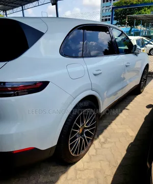 Porsche Cayenne 2023 White