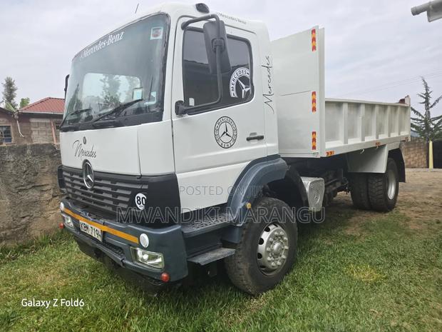 Mercedes Benz Axor - thumbnail 2