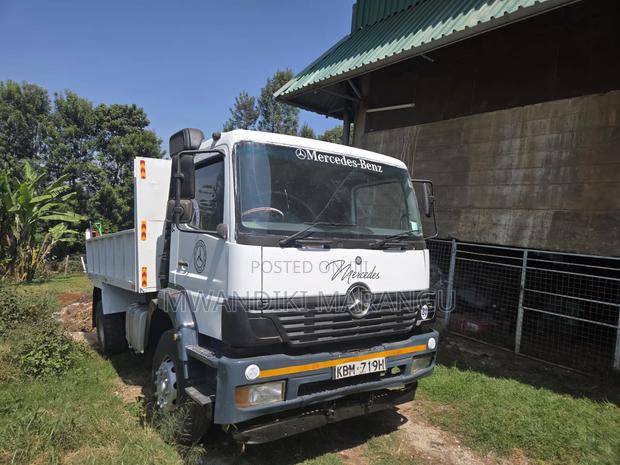 Mercedes Benz Axor - thumbnail 4