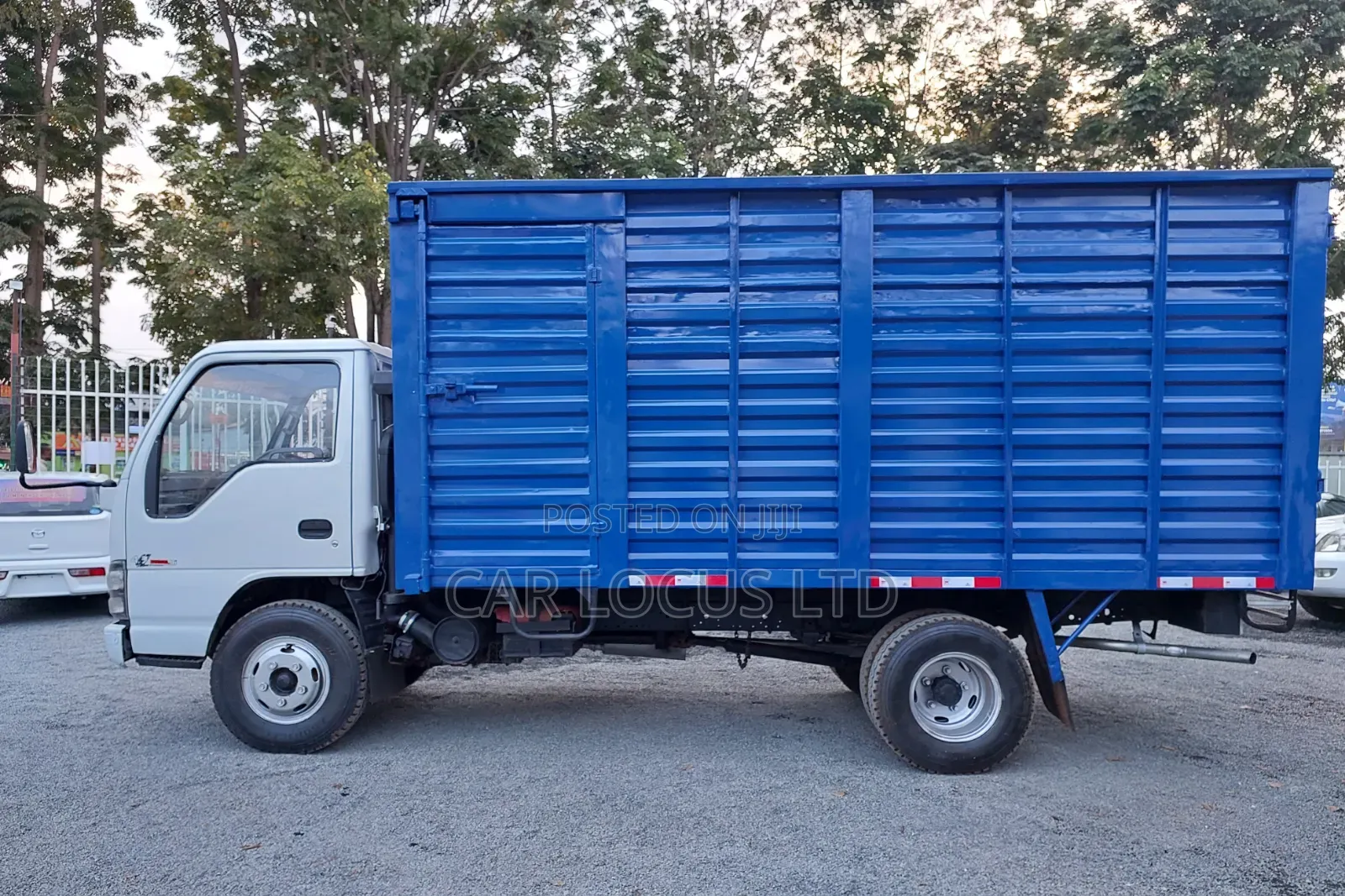 Isuzu NKR Truck