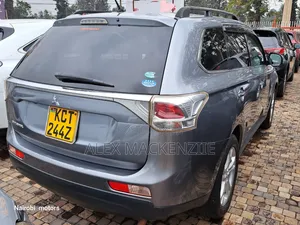 Mitsubishi Outlander 2012 Silver