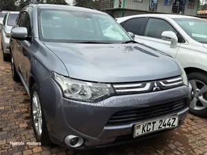 Mitsubishi Outlander 2012 Silver