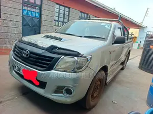 Toyota Hilux SR HI-RIDER 2015 Silver