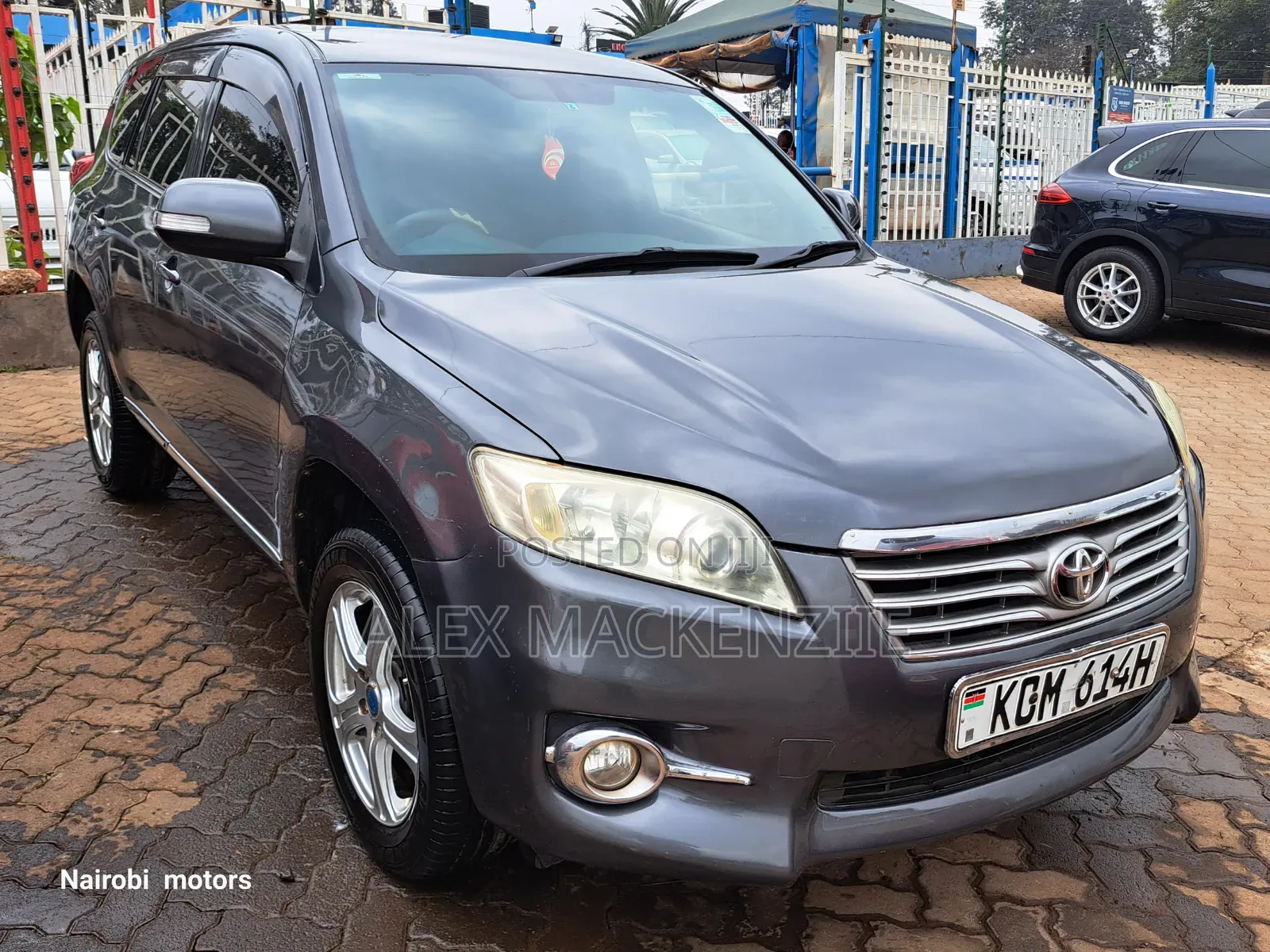 Toyota Vanguard 2010 Gray