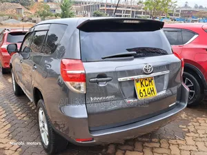 Toyota Vanguard 2010 Gray