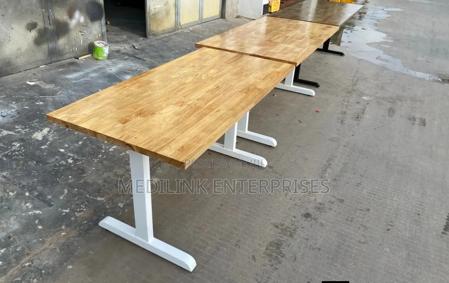 Wooden Metallic Restaurant Tables Modern Design