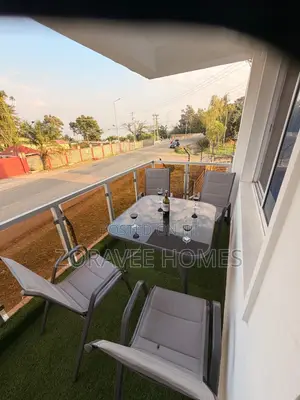 4br All en-Suite With Lake View