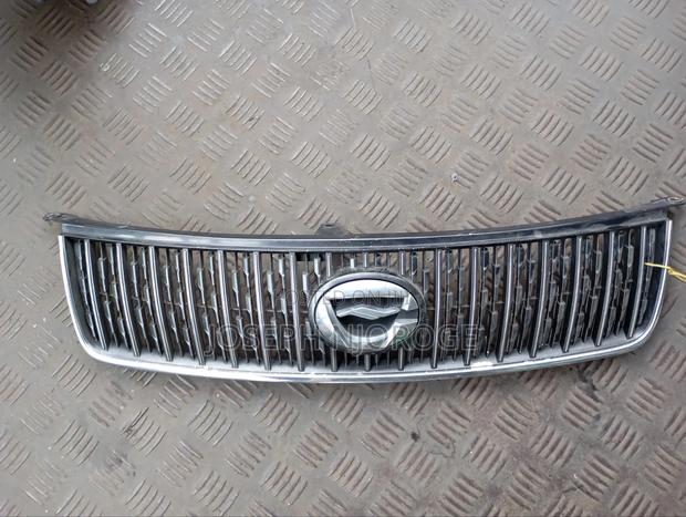 Fielder Axio 2008 Grill - thumbnail 2