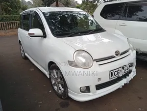 Toyota Sienta 2009 White
