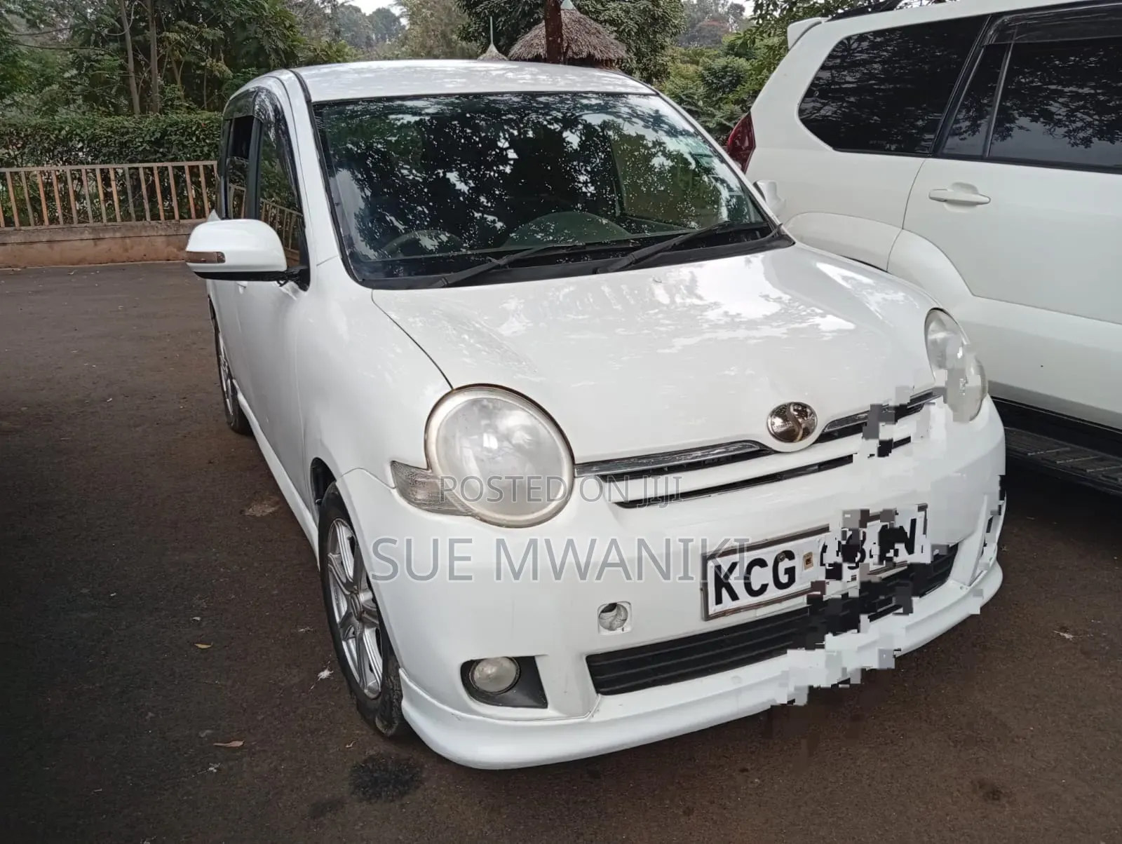 Toyota Sienta 2009 White