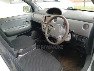 Toyota Sienta 2009 White