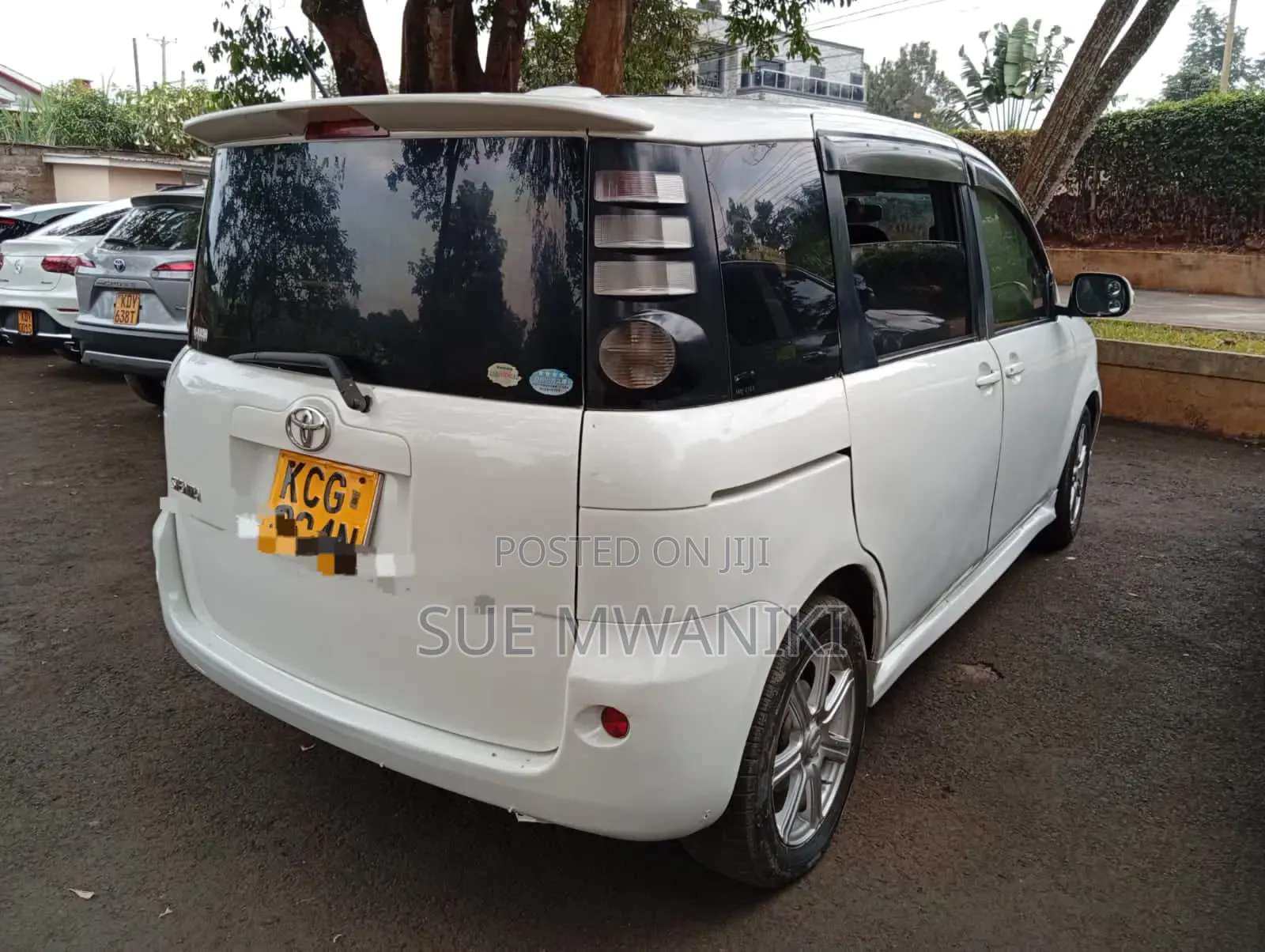 Toyota Sienta 2009 White