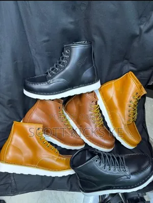 Red Wing Heritage 6-Inch Moc Toe Boot.
