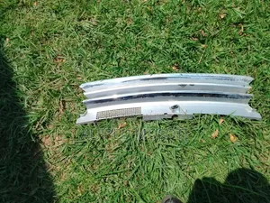 Mercedes Benz 123 Grille