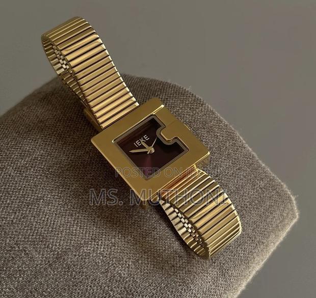  Ladies Vintage-Inspired Gold Square Watch. 