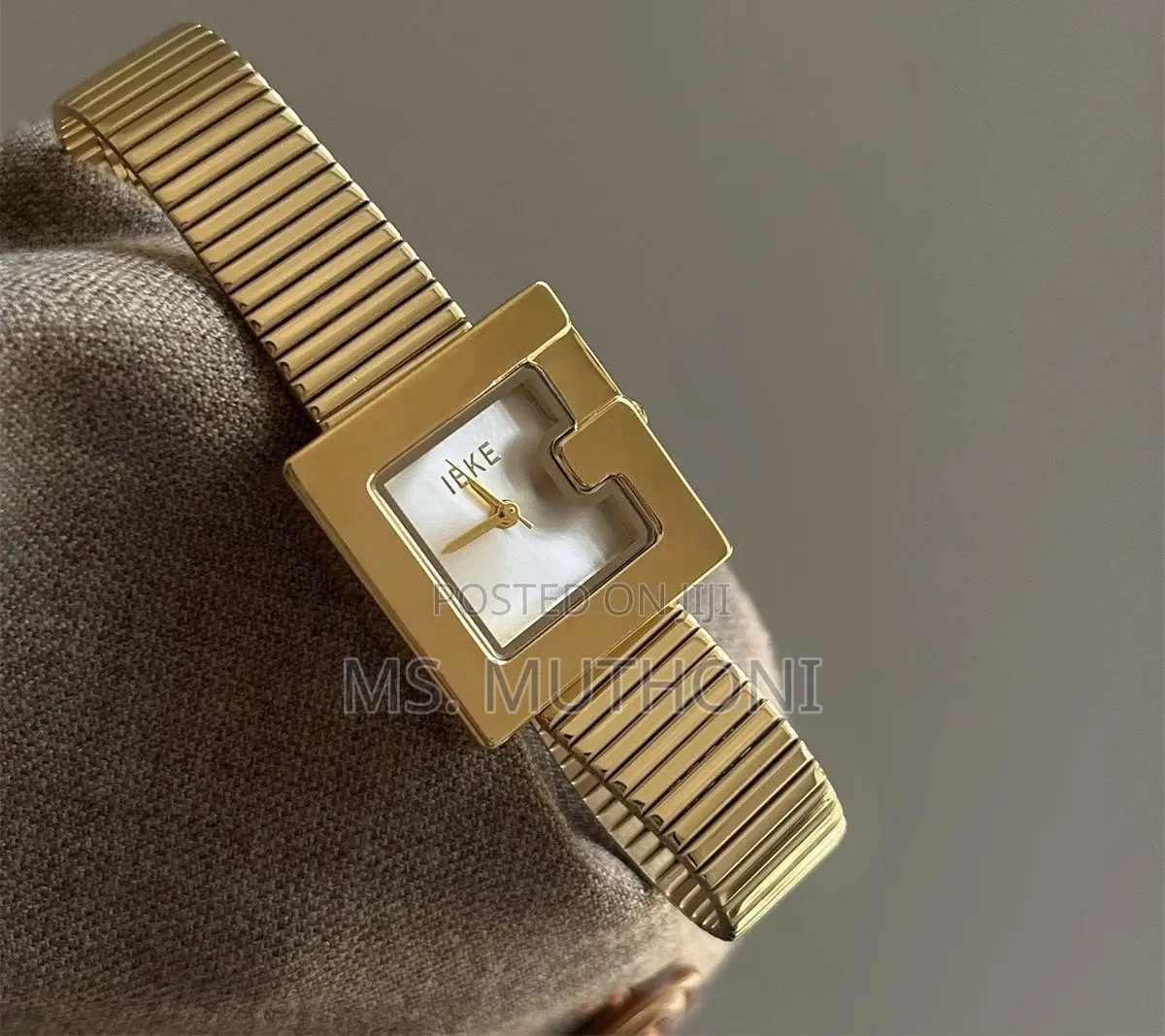  Ladies Vintage-Inspired Gold Square Watch. 