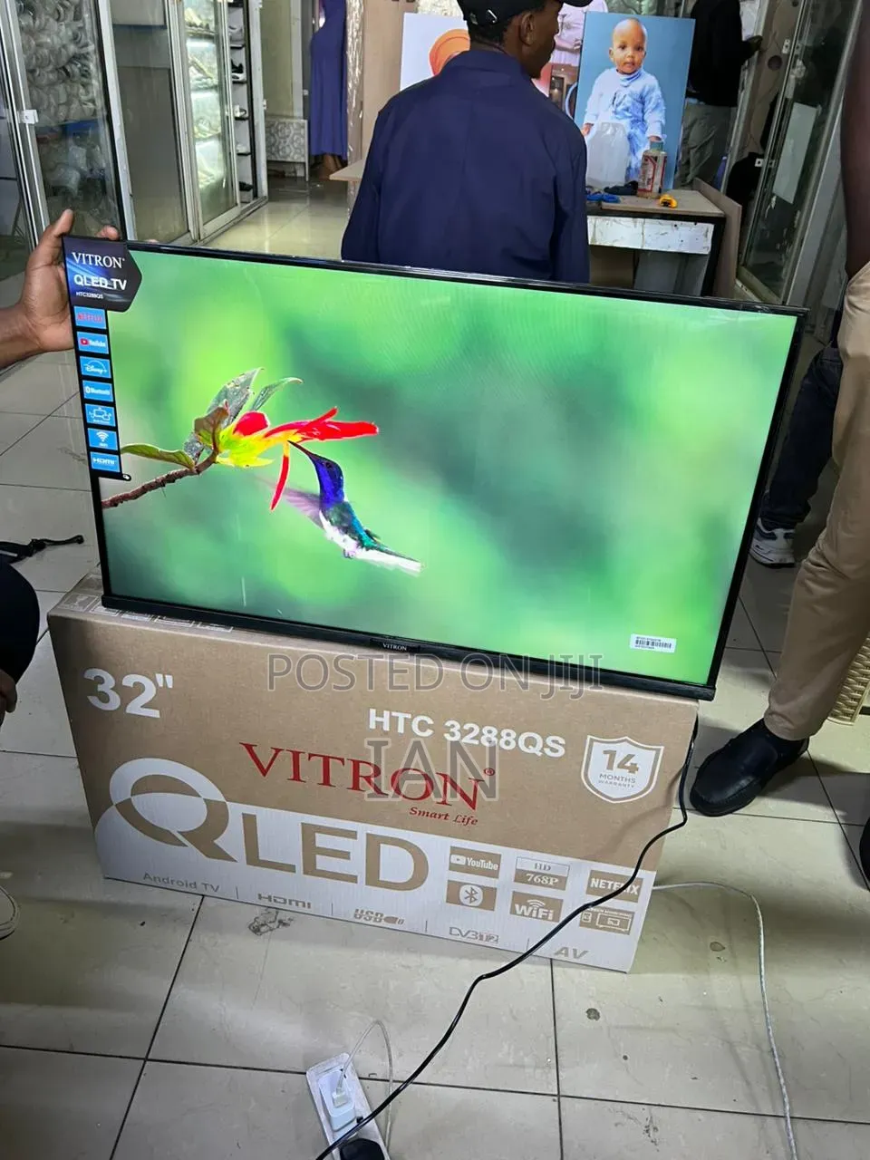 Vitron 32’ QLED TV With Free Wall Mount