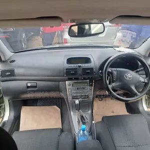 Toyota Avensis 2005