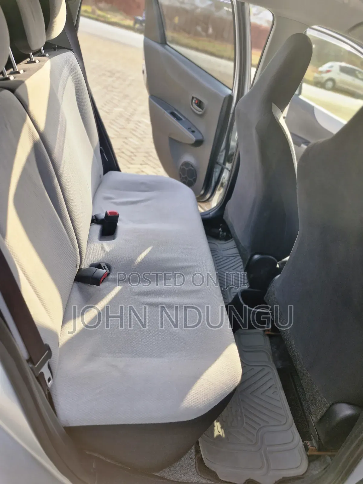 Toyota Vitz 2013 Silver