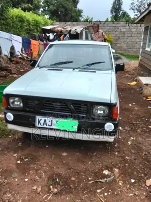 Nissan Pick-Up 1997 White