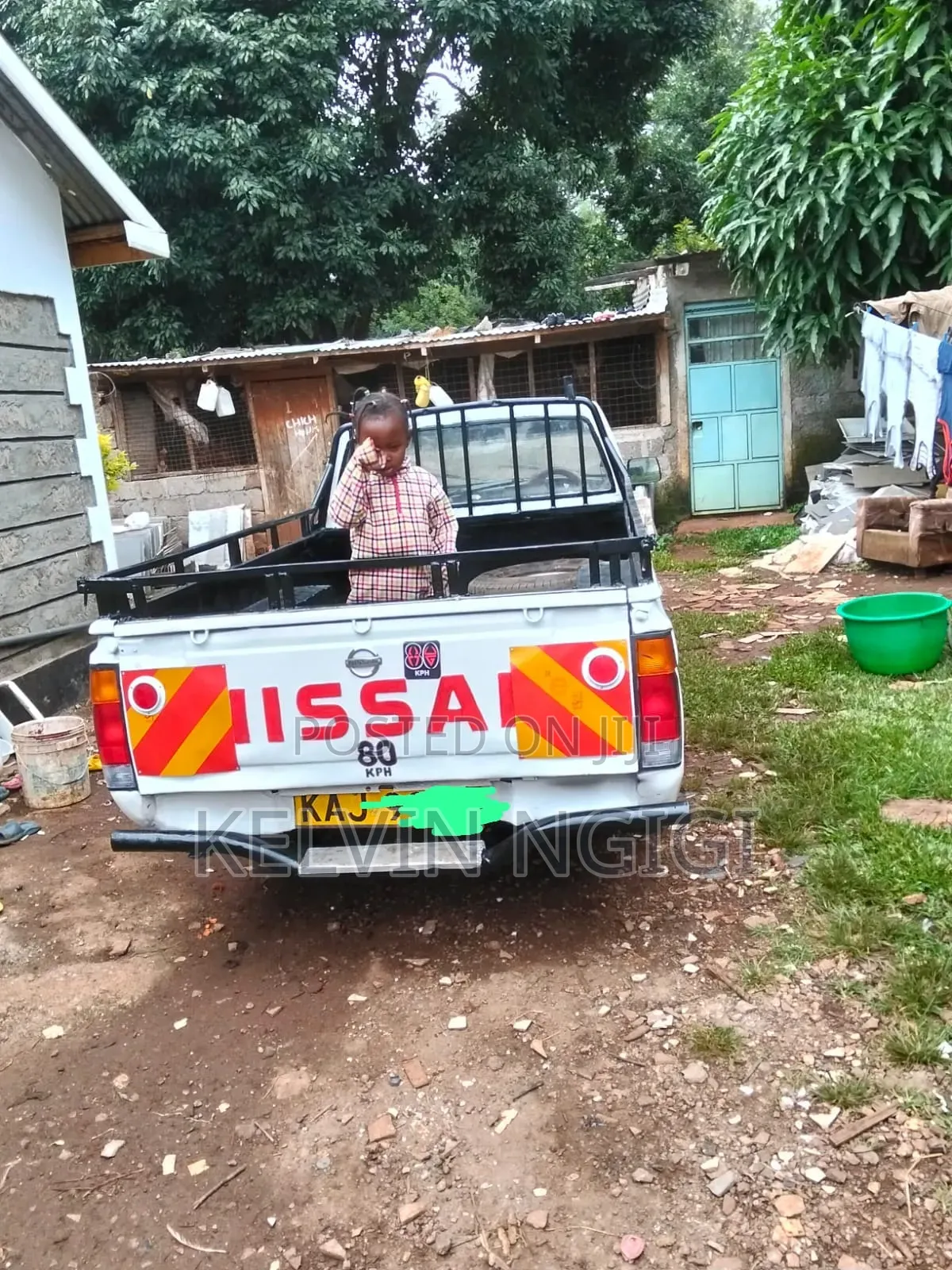 Nissan Pick-Up 1997 White