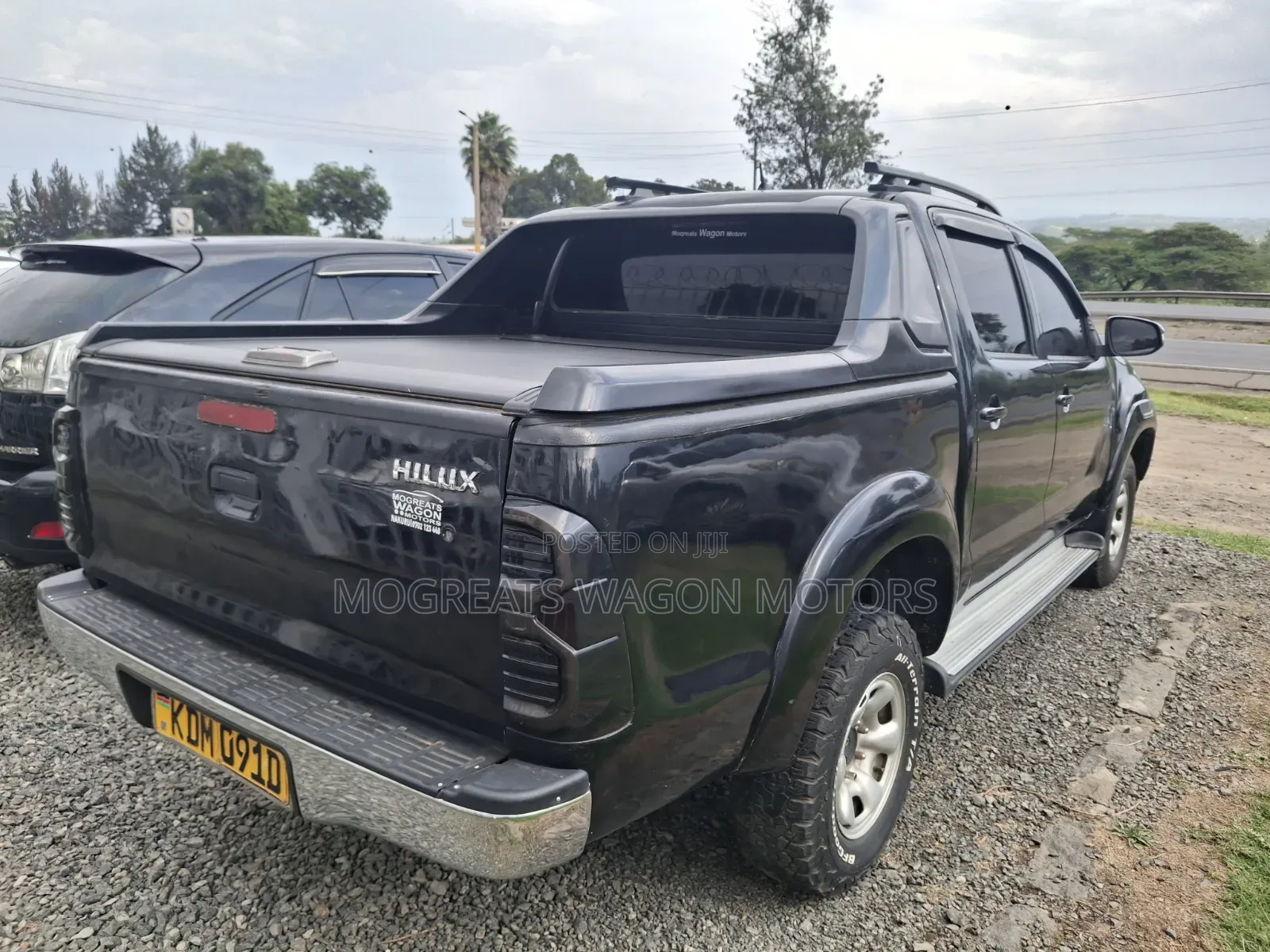 Toyota Hilux 2013 Black