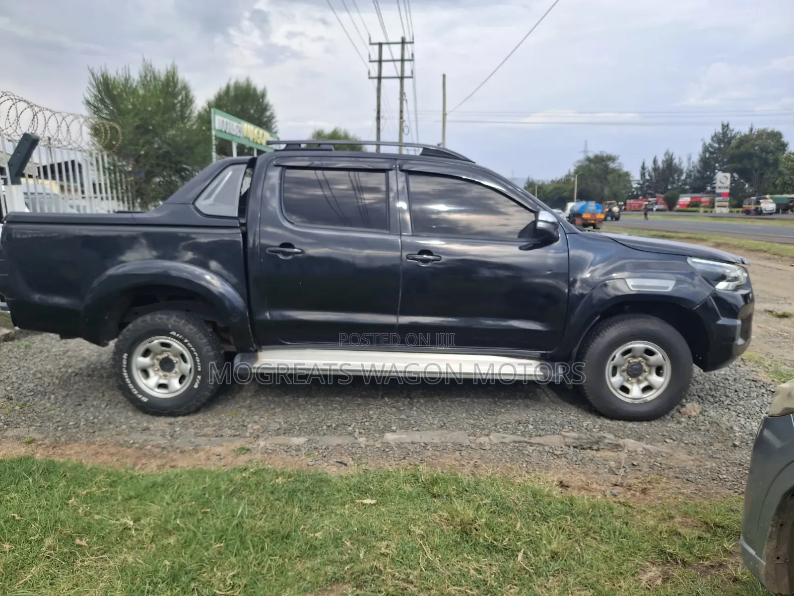 Toyota Hilux 2013 Black